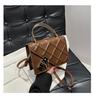 2025 new portable messenger texture indentation rhombus trend foreign style solid color shoulder small square bag women's bag