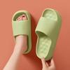 Модные толстые тапочки для ванной на платформе из ЭВА для женщин 2024 года, новые мягкие тапочки с подушкой для женщин, летние противоскользящие пляжные шлепанцы для женщин