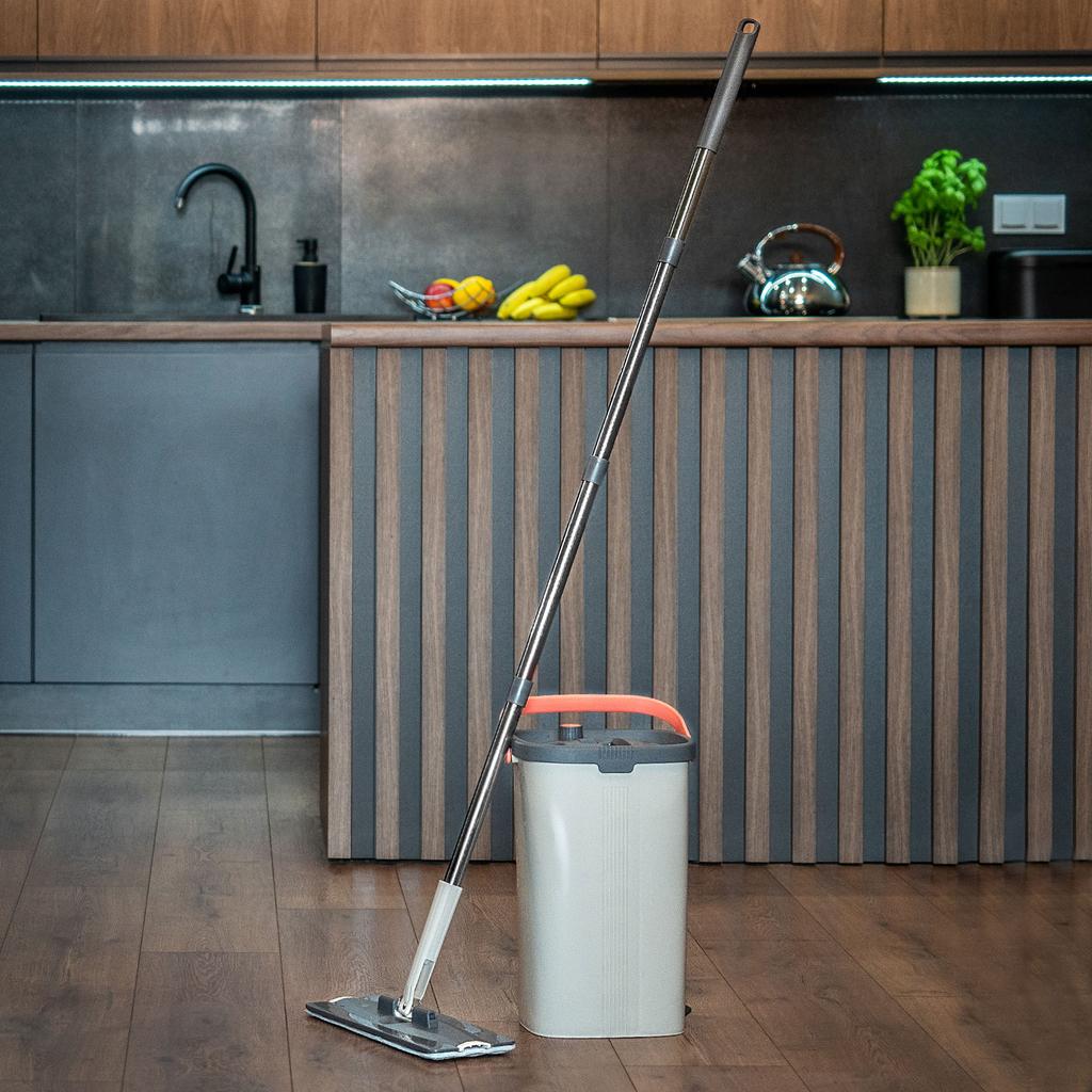 KADAX Плоская швабра с разделением чистой и грязной воды.