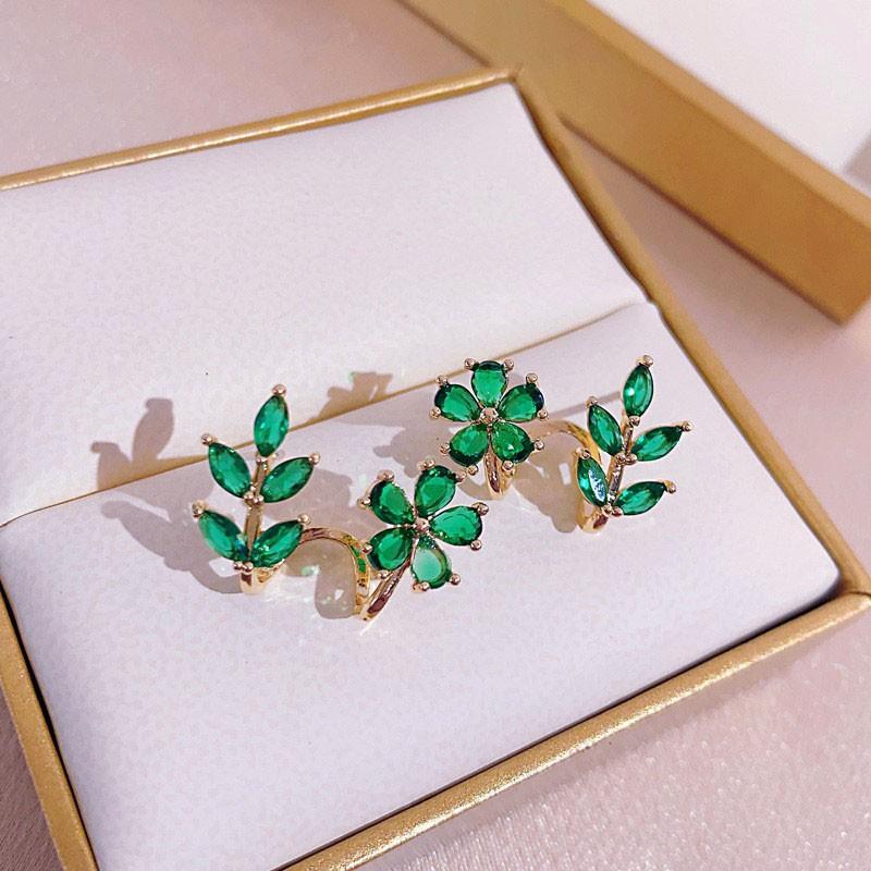 Серьги-гвоздики из серебра 925 пробы с зелеными цветочными цирконами в виде листьев для женщин