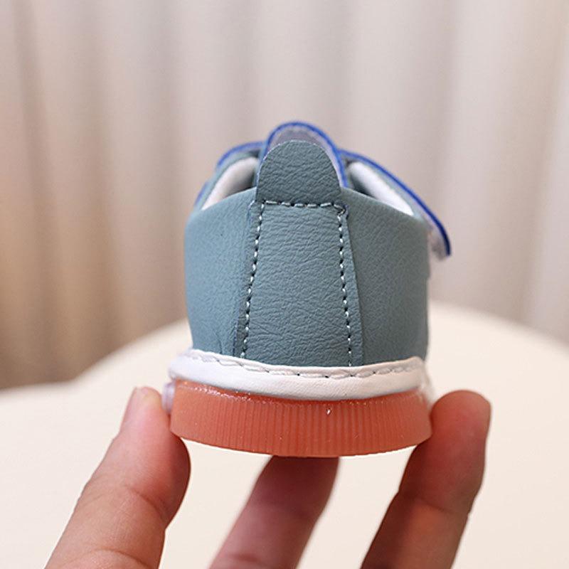 Весенне-осенняя детская обувь - Мультяшная обувь с мягкой подошвой и пищалкой для мальчиков и девочек (1-2 года)