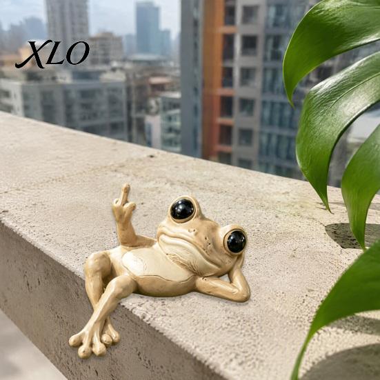 Desktop Resin Statue Funny Lounge Frog Figurine, Whimsical Lazy Statue, Novelty Office Desk Accessories Ornament for Bedroom Patio Balcony Garden