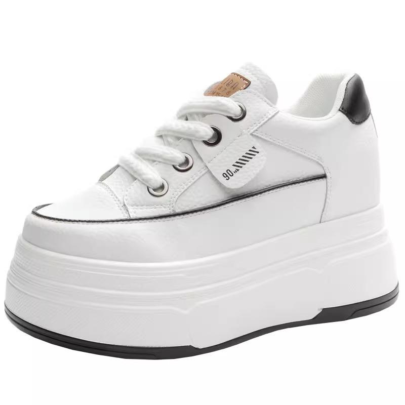 Женские туфли на платформе с увеличивающей высоту стелькой, кожаные белые туфли, ранняя весна, новые универсальные и легкие туфли для отдыха и занятий сноубордом