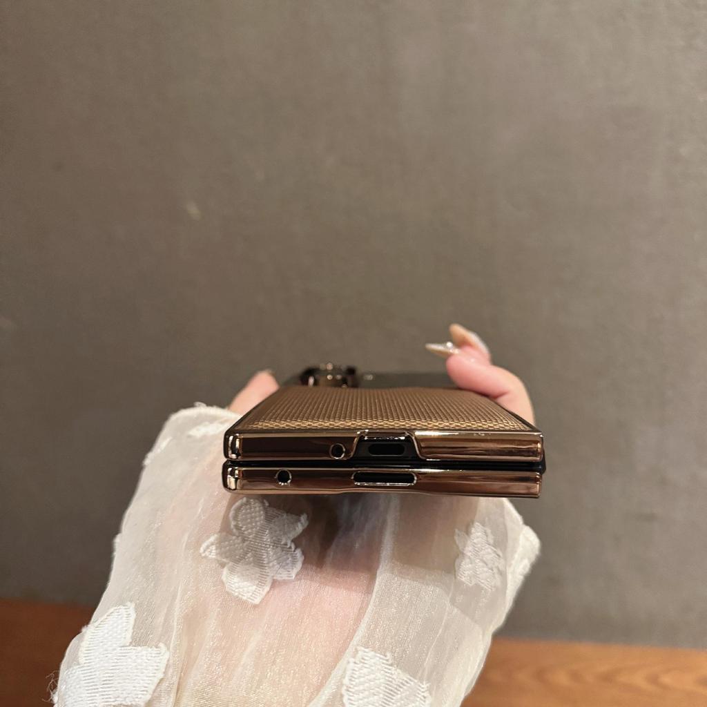 Премиальный чехол из муссовой кожи со встроенной пленкой для Samsung Z-Fold 7/6/5
