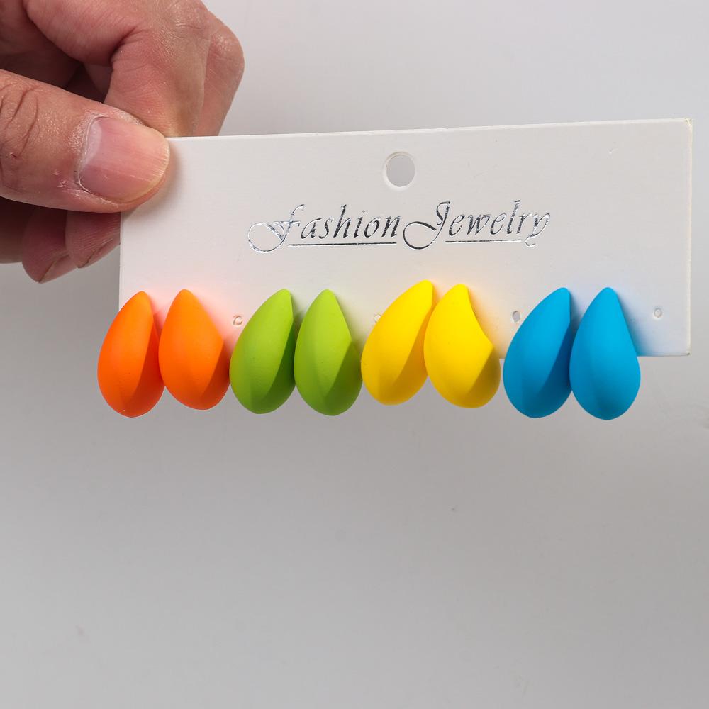 4Pairs Korean Small Waterdrop Dupes Earrings for Women Fashion Matte Colorful Acrylic Chunky Tear Drop Earring Hoops Jewelry Set