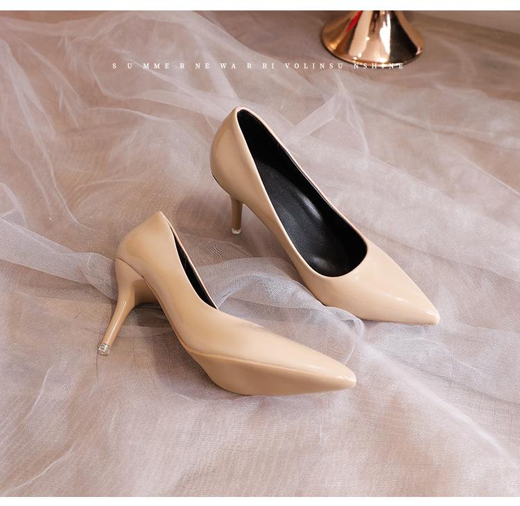 Черные туфли на высоком каблуке с красной подошвой для женской весны, новые, с острым носком, на тонком каблуке, сексуальные, с глянцевым темпераментом, одинарные туфли, женские туфли из лакированной кожи