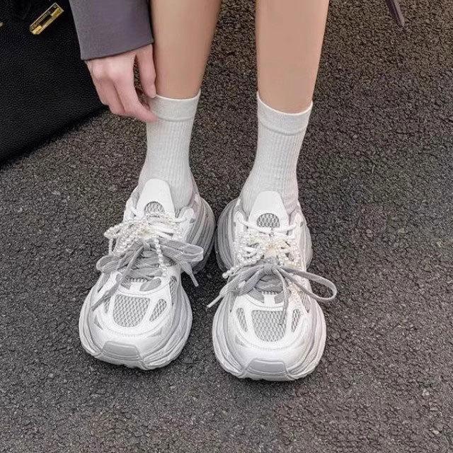 Кожаные кроссовки на платформе для детей, модели весна-лето 2025, сетчатые дышащие туфли, женские туфли на мягкой подошве, повседневная спортивная обувь