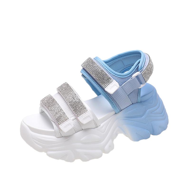 Модные женские сандалии-гладиаторы на толстой подошве, летние массивные блестящие кроссовки, модные шлепанцы на высокой платформе, танкетка 8 см, пляжные сандалии