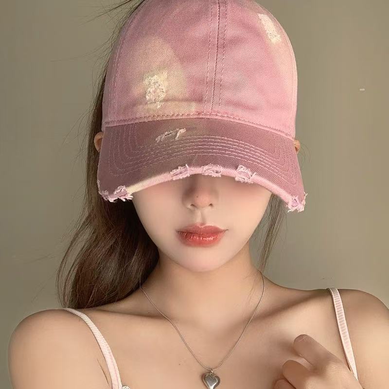 Classic Cotton Baseball Cap With Adjustable Fit For Sun Protection And Wind Resistance