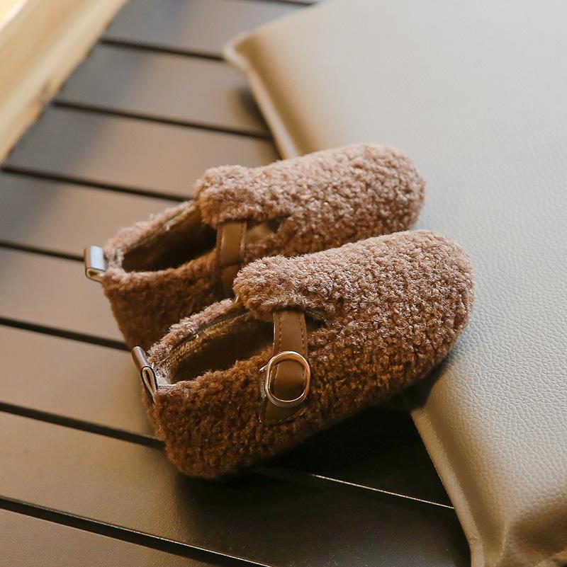 Детская зимняя обувь с хлопковой подкладкой, туфли на плоской подошве с Т-образным ремешком для девочек, теплая повседневная обувь с пряжкой, мягкая детская обувь из плюша