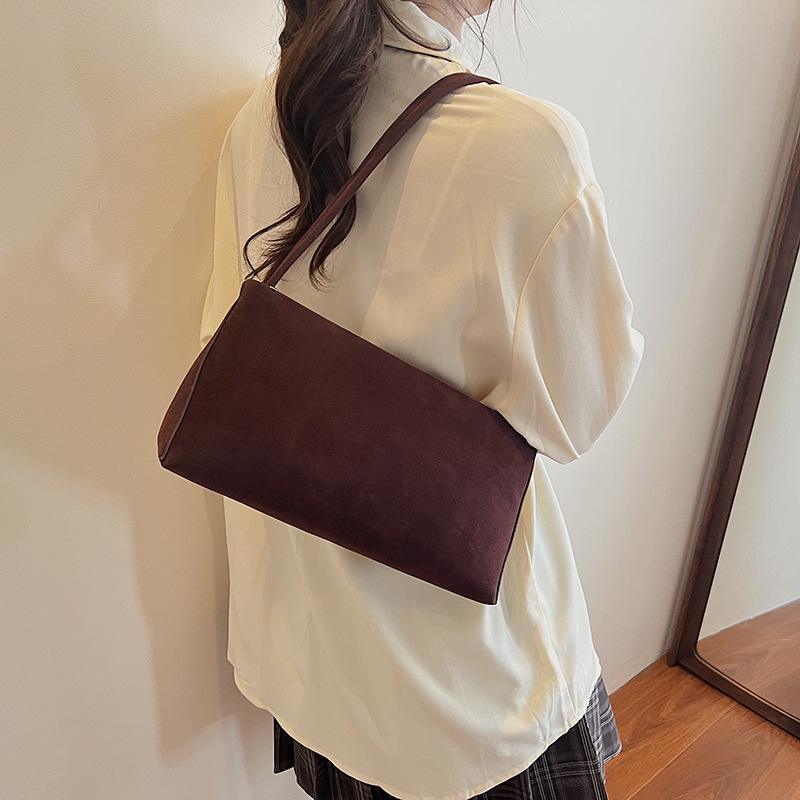 Сумка подмышку женская осенне-зимняя универсальная 2025 новый модный нишевый дизайн сумка на плечо/кроссбоди высококлассная сумка-багет