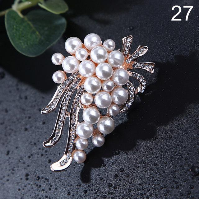 Fashion Jewelry High Quality Gold Color Brooch Pins Crystals Imitation Pearl Flower Brooch Women Wedding Party Accessories