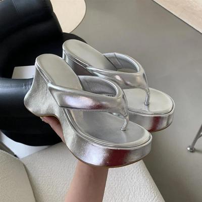 Летние шлепанцы женские модные на платформе, танкетке, с перемычкой между пальцами, для платья, повседневные, для улицы, вьетнамки