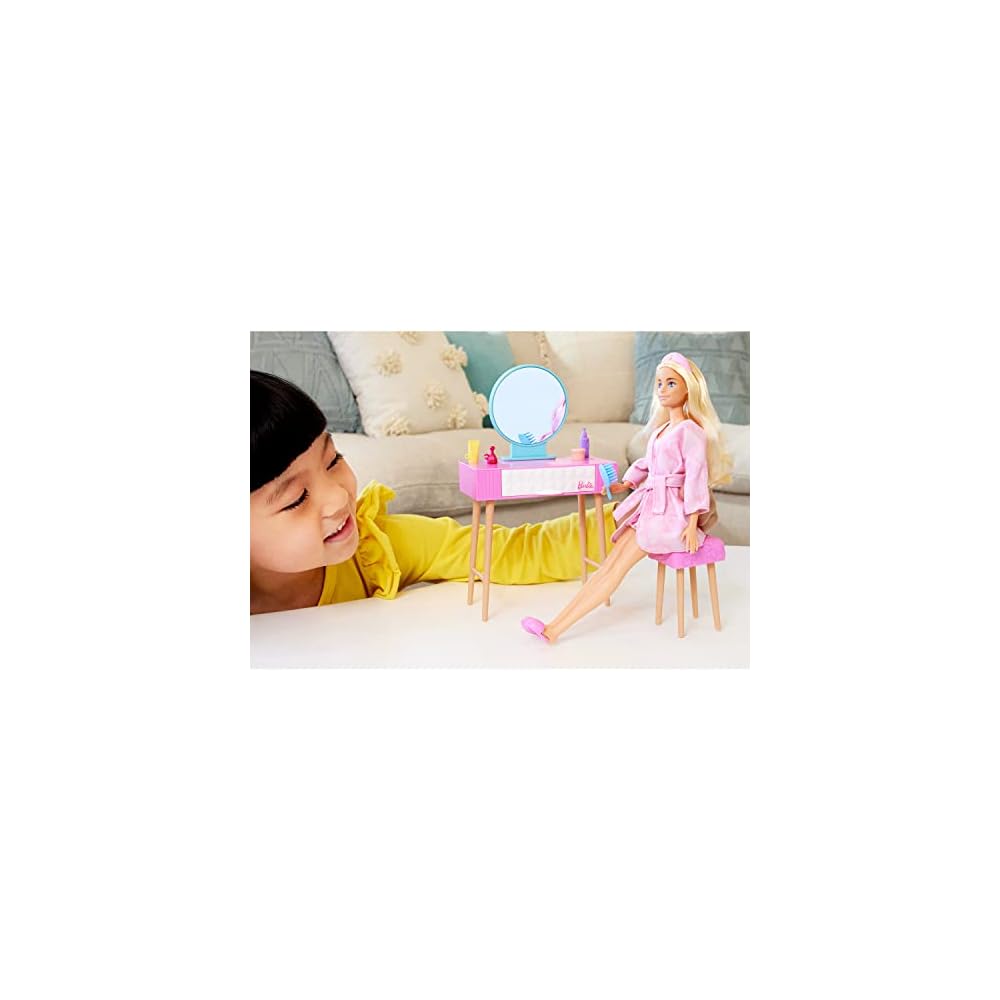 Игровой набор Mattel Barbie Милая Розовая Спальня для Кукол, Вдохновленный Фильмом о Барби, для Детей от 3 лет
