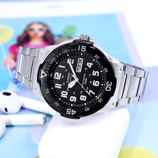 Casio 100 Meter Water Resistant Rotating Bezel Diver Look Men's Sports Metal Watch 200D Black B