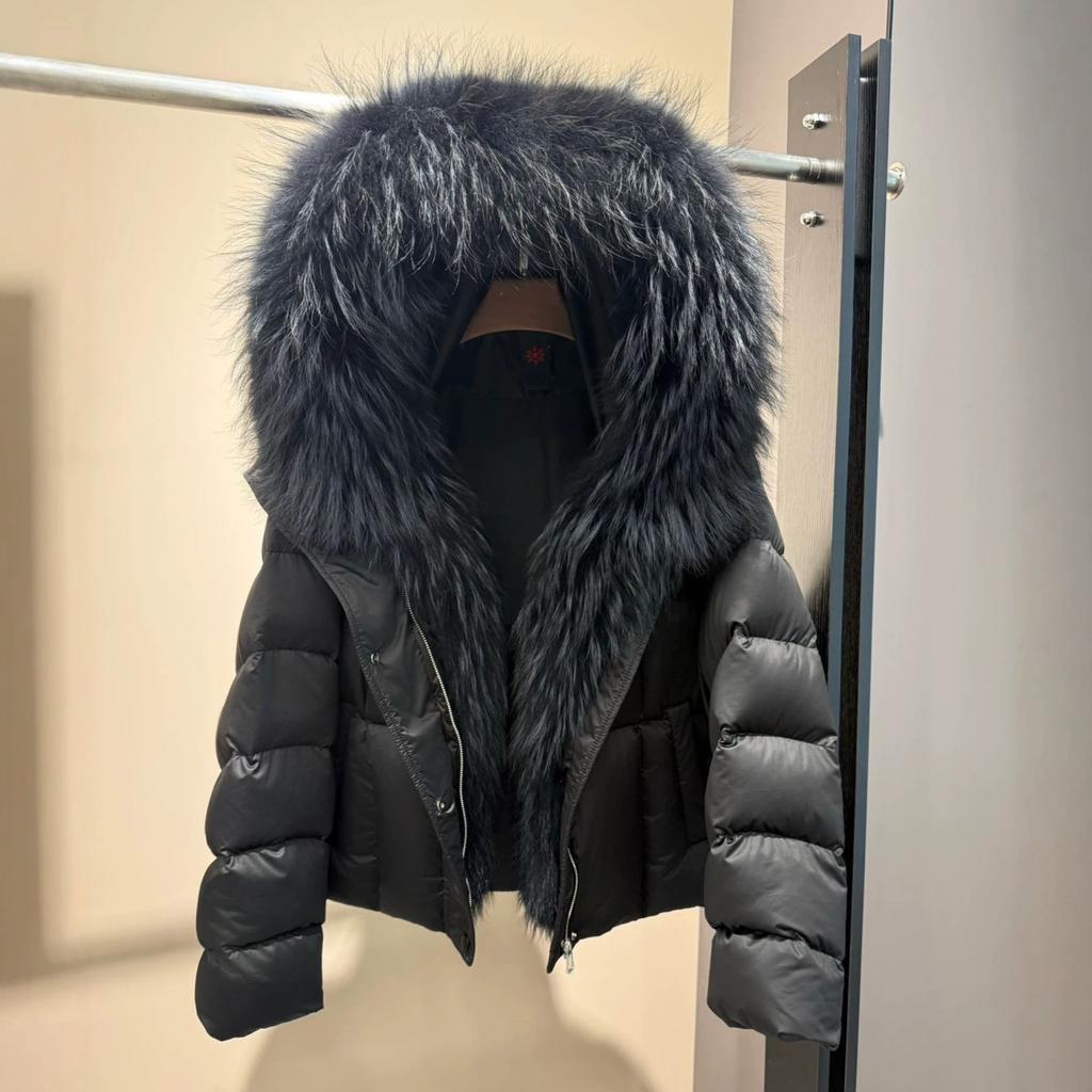 Зимнее натуральное натуральное воротник из меха енота утолщенное теплое короткое пальто женское универсальное пуховик новый