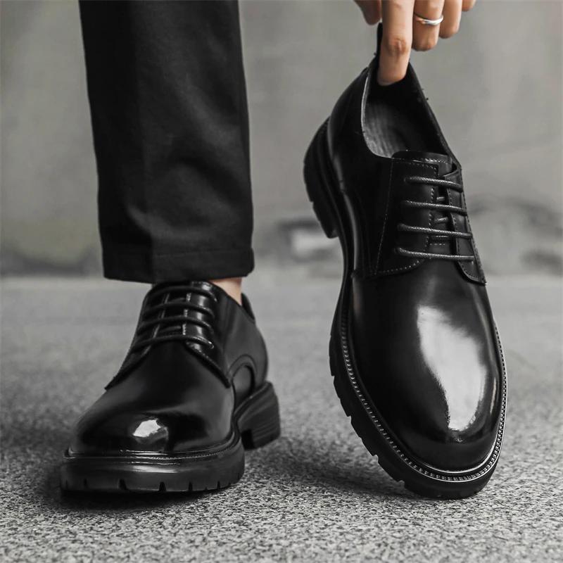 Кожаные мужские туфли на шнуровке оксфорды Дерби Притинг Костюмы Zapatos De Vestir Para Hombre Роскошные офисные деловые мужские туфли