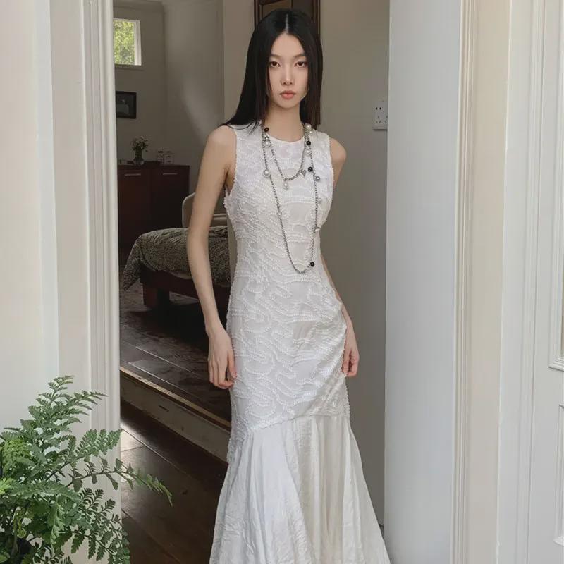 Женская белая юбка Flower Bud, облегающая талию: Стройное и стильное длинное платье с подтяжками на лето 2024 года