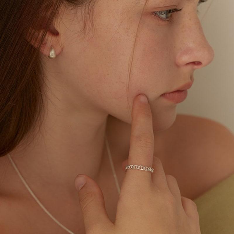 Кольцо-цепочка с точкой на кривой Льюиса