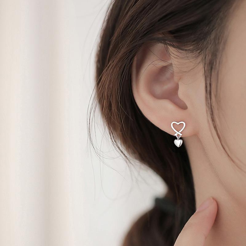 Fashionable Commuting Heart-shaped Earrings with Delicate and Fashionable Feminine Temperament, Simple Earrings, Mini Heart-shaped Earrings