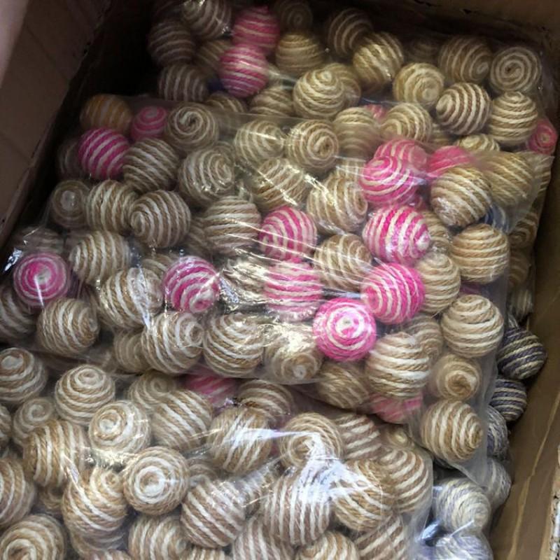 Natural Sisal Cat Toy Ball Chewing Scratching Self-Entertainment 4.5cm Diameter Random Color
