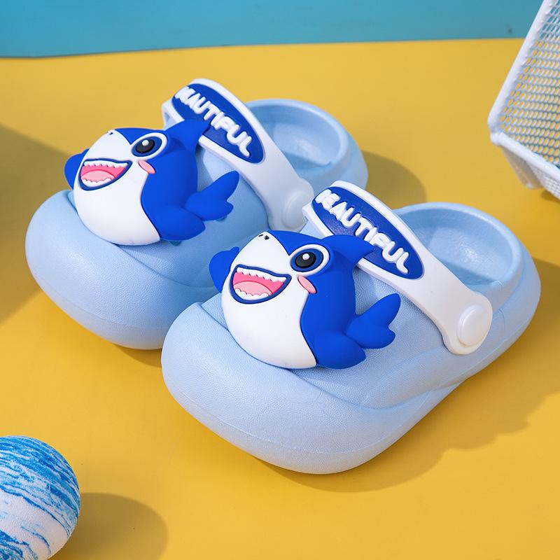 Non-slip cute cartoon shark clogs children's slippers for boys, girls, toddlers, and young kids summer sandals