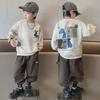 Boys' 2024 Spring/Autumn Round Neck Sweatshirt - Fashionable Top for Middle and Large Kids