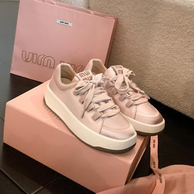 Атласные толстоподошвенные кроссовки на шнуровке, легкие, увеличивающие рост, повседневные кеды, женские весенне-летние новые кожаные кроссовки