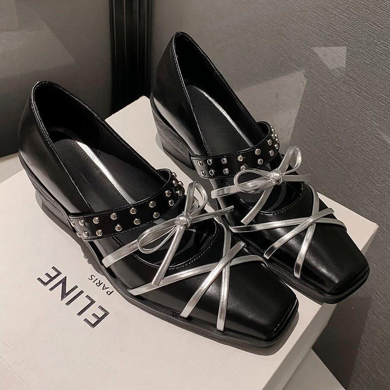 Sweet and Cool Mary Jane Small Leather Shoes Women's 2024 New Design Sense Niche Bow Silver Square Head Thick Heel Single Shoes