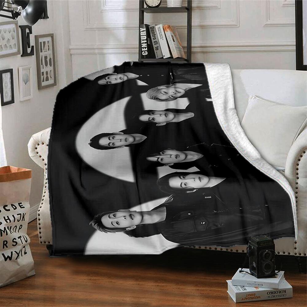 1Pc Moonlit Shadows Collective Blanket Soft Throw Blanket For Home Bedroom Bed Sofa Travel Office Solid Christmas Blanket