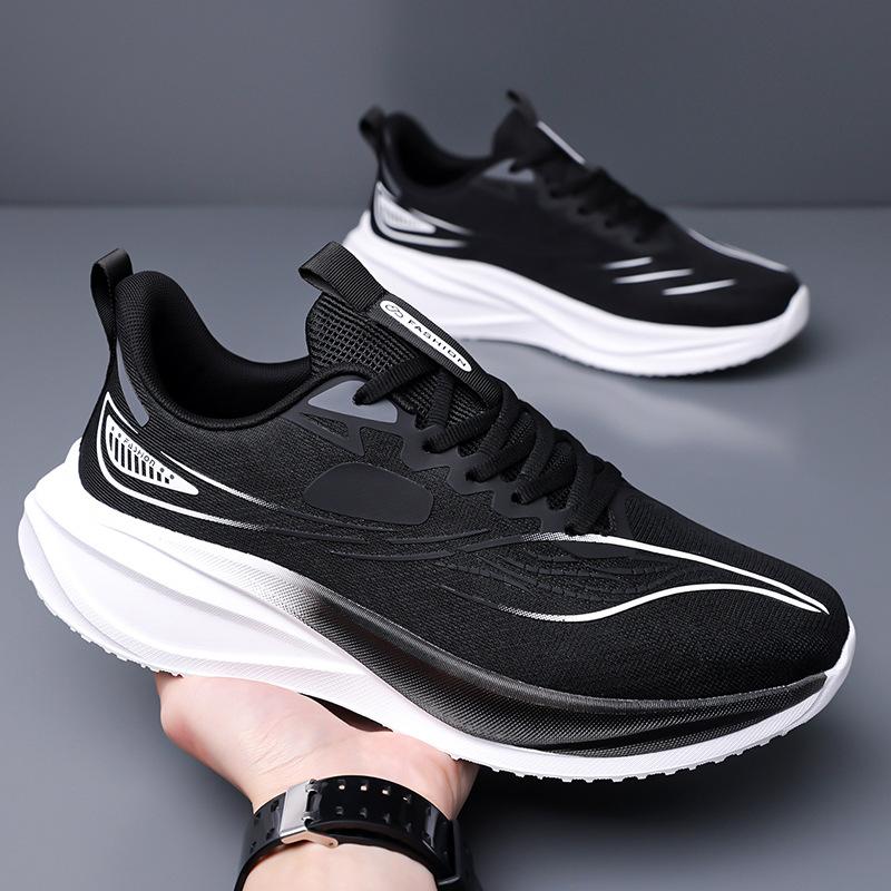 Мужская обувь 2025 новая летняя сетчатая дышащая повседневная спортивная обувь нескользящая с мягкой подошвой кроссовки мужской тренд 2025