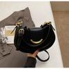Fashion Korean version niche underarm bag 2025 new simple hand shoulder bag versatile temperament messenger commuter women's bag