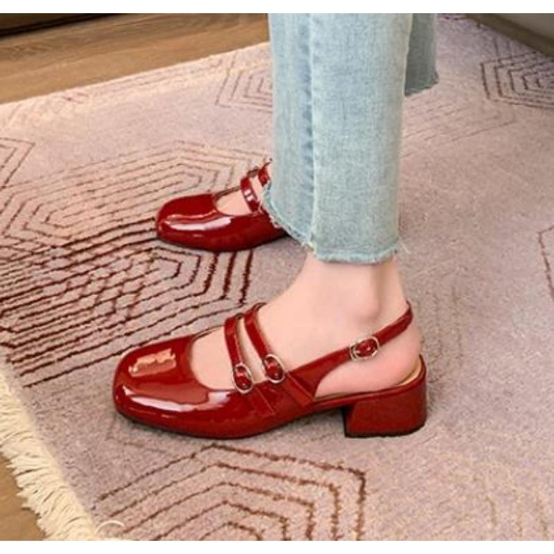 Новые классические красные джинсы Мэри женские лакированные кожаные босоножки на каблуках средней высоты с двумя ремешками-пряжками женские туфли с открытой пяткой Zapatos Mujer