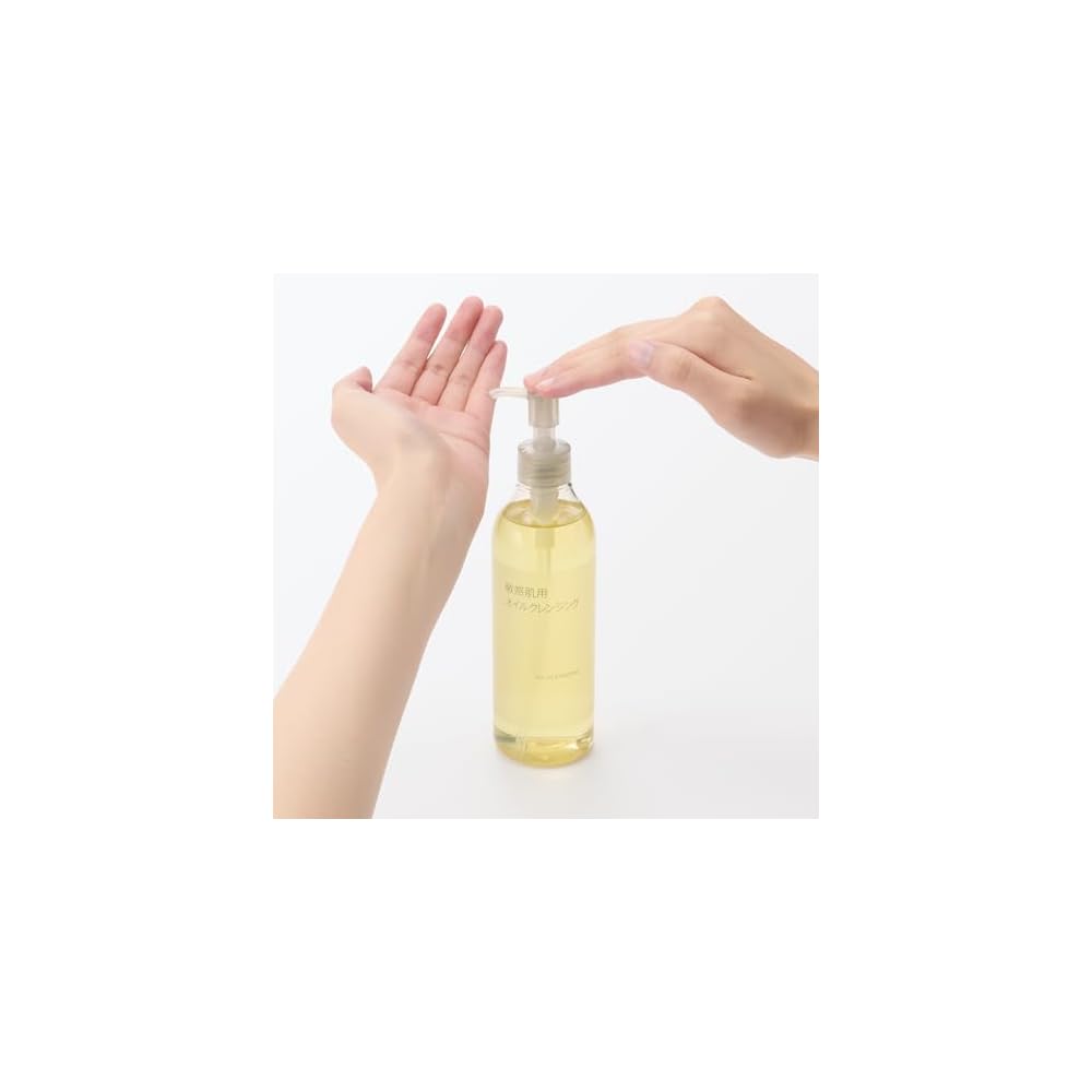MUJI Sensitive Skin Oil Cleansing Oil - 300mL 84464843