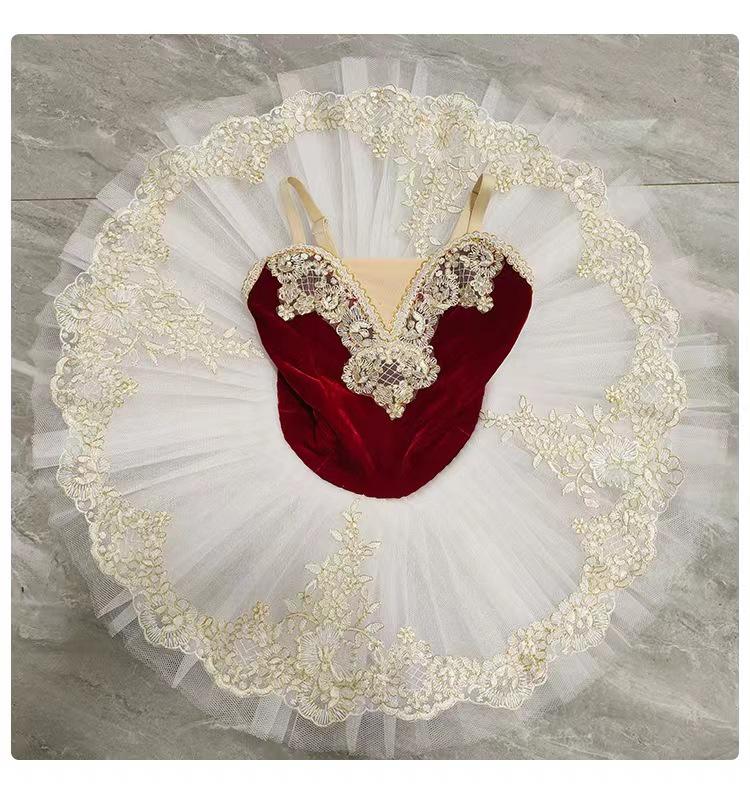 Детский балетный костюм Принцессы Лебедя с тюлевой юбкой