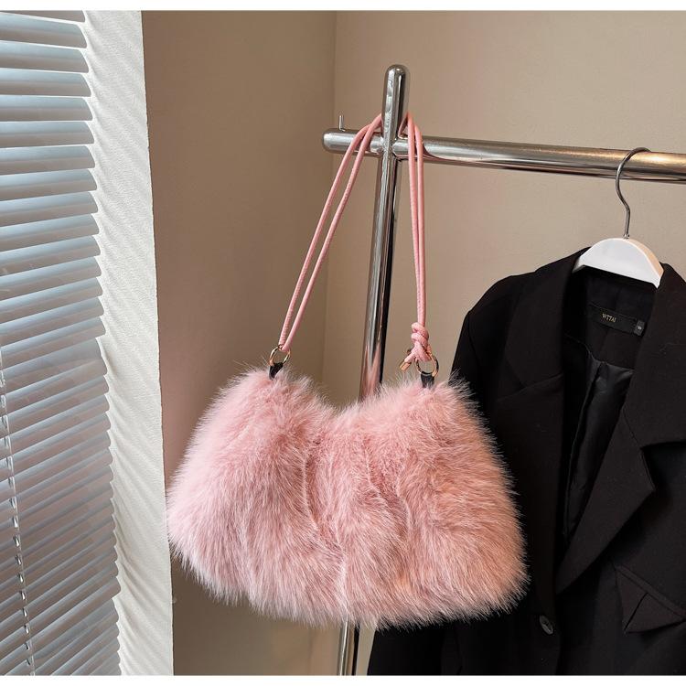 2025 новая модная осенне-зимняя плюшевая сумка, универсальная, большой вместимости, подмышечная женская сумка, корейская версия, нишевая наплечная сумка-мессенджер