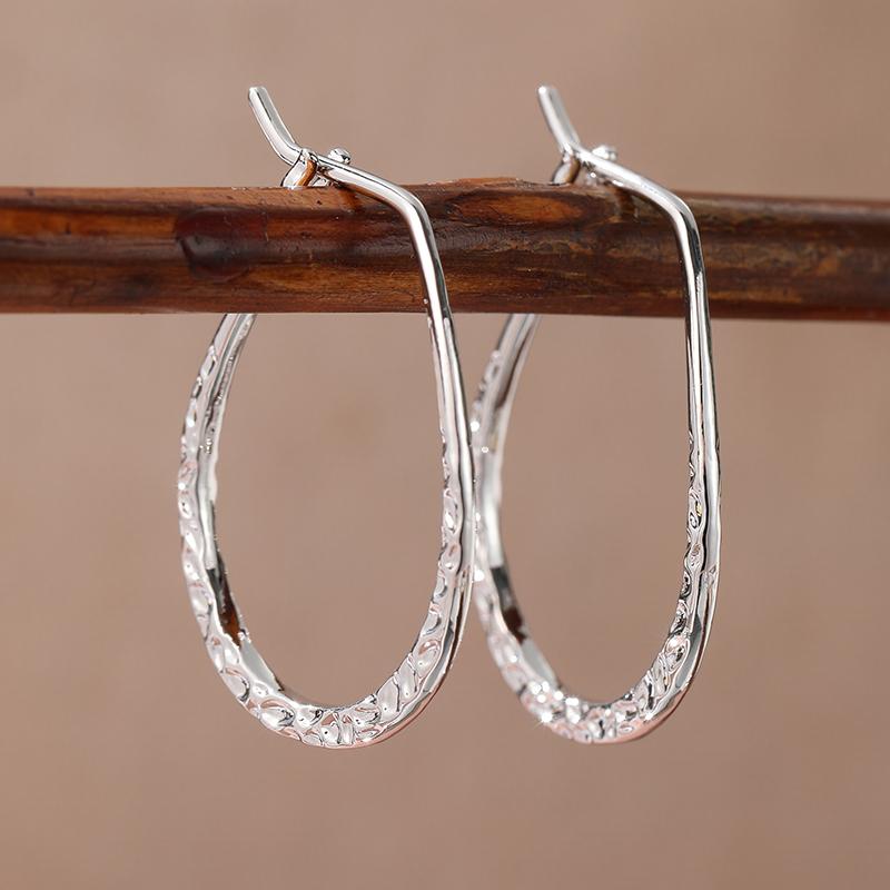 Кованые серьги-кольца в виде подковы. Серьги ручной работы