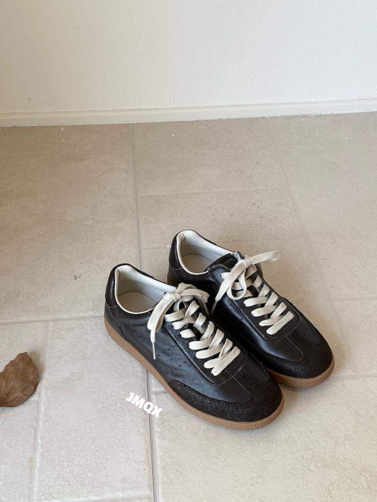 Европейский красный немецкие тренировочные туфли женские 2025 осень новые кожаные на плоской подошве ретро классические спортивные и повседневные универсальные кеды