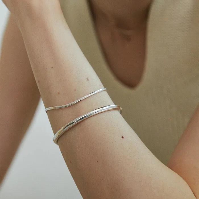 [Серебро 925 пробы] Huit.silver.93 / плоский браслет soir
