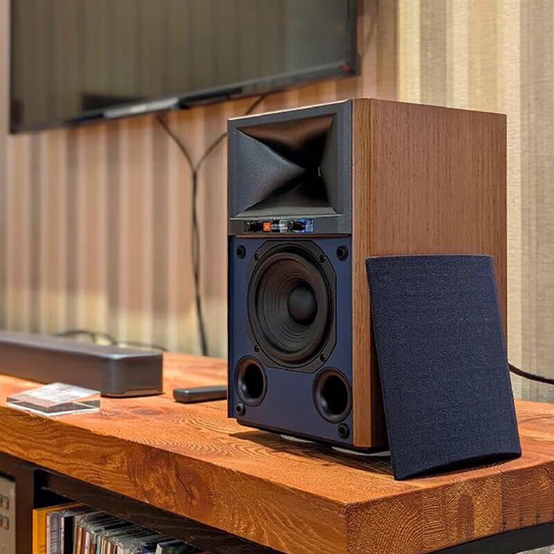 JBL 4305P Active Monitor Speakers CN plug (adapter included)