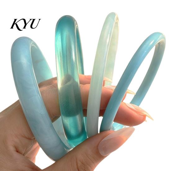 Lightweight Resin Bangle 4 Pcs Chunky Bracelet for Women, Wide Geometric Elegant Wristband Bangles Set, Statement Stackable Jewelry Gift Daily