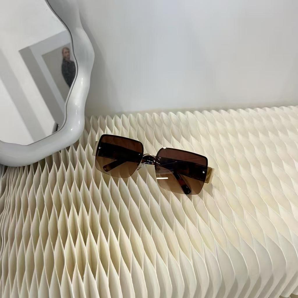 Square Women Sunglasses Korean Fashion UV Protection Sun Glasses for Women Travelling Photographing Men Sunglass