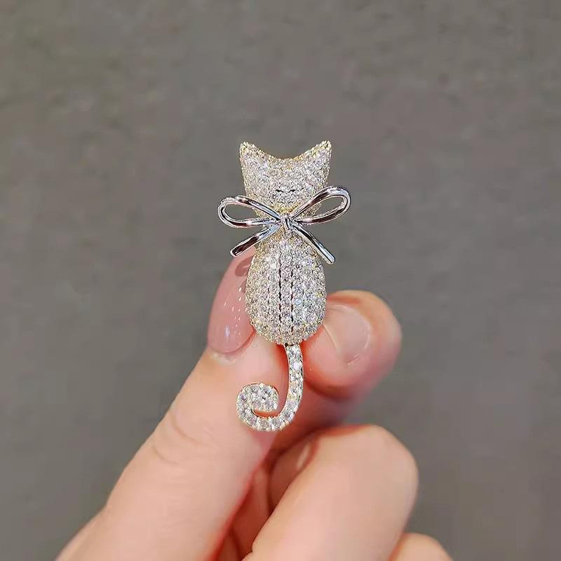 Cute Kitten Brooches, High-end Feminine Animal Corsages, Anti-glare Pins, Sweaters, Coats, Suits and Accessories