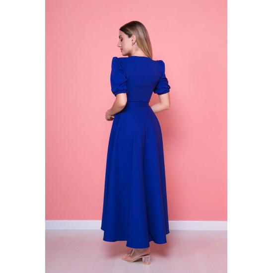 Женское расклешенное платье асимметричного кроя с поясом и двубортным воротником длины миди