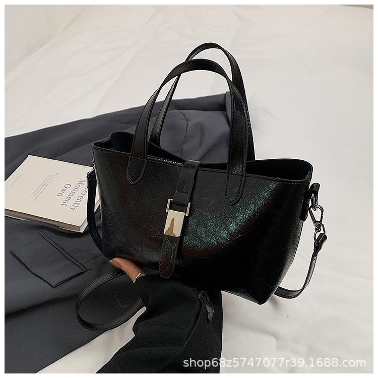 Niche Design Portable Bucket Bag Women's 2025 New Fashion and Versatile Commuter Bag High-end One-shoulder Crossbody Bag