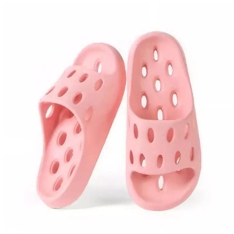 Летние дырявые тапочки для ванной комнаты, для купания, удобные, для мужчин и женщин, для пар, для дома, в помещении, нескользящие сандалии из ЭВА, тапочки, пляжные тапочки