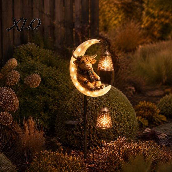 Waterproof Solar Powered Path Lights Highland Cow Moon Garden Light, Christmas Metal Decorative Exterior Figurines Stake Outdoor Yard Lawn Decoration