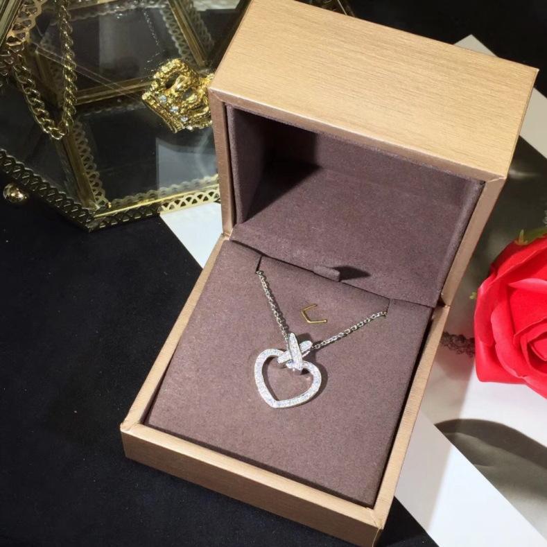 Slightly Inlaid Cross Love Necklace, Elegant Peach Heart Collarbone Chain, Jewelry, Socialite Girl