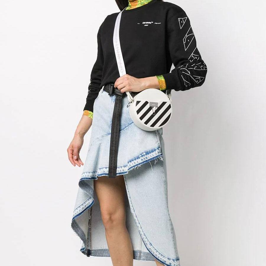 Off-White Diagonal Stripe Printed Round Zipper Leather Shoulder Crossbody Bag Unisex bags Off-White OWNA110S20LEA0010310