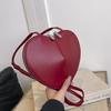 Мягкие сумки через плечо из искусственной кожи в форме сердца для женщин, новые модные однотонные маленькие сумки через плечо, дизайнерские роскошные сумки на молнии